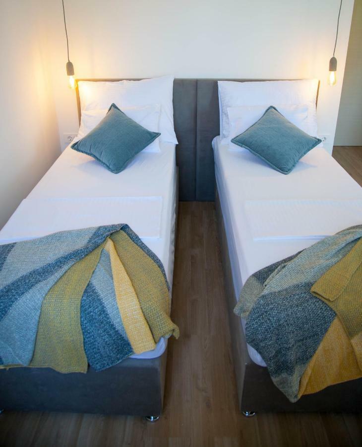 Soukki Town Centre Suites 1 Split Extérieur photo