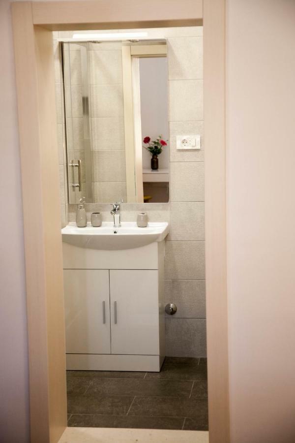Soukki Town Centre Suites 1 Split Extérieur photo