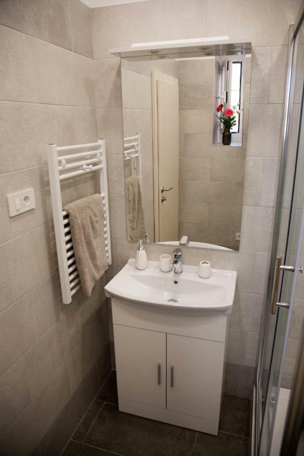 Soukki Town Centre Suites 1 Split Extérieur photo