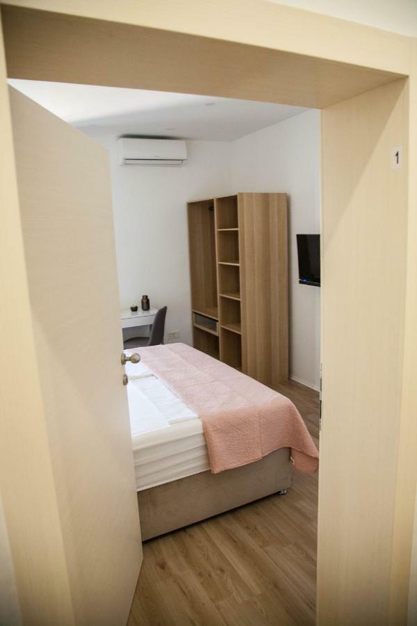 Soukki Town Centre Suites 1 Split Extérieur photo