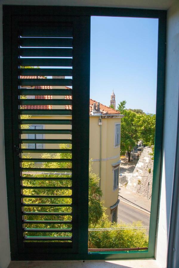 Soukki Town Centre Suites 1 Split Extérieur photo
