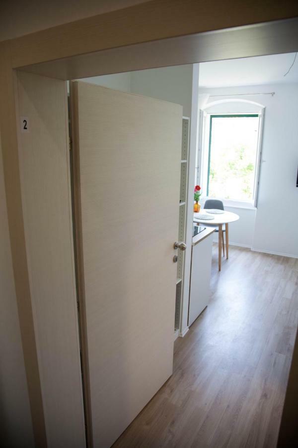 Soukki Town Centre Suites 1 Split Extérieur photo