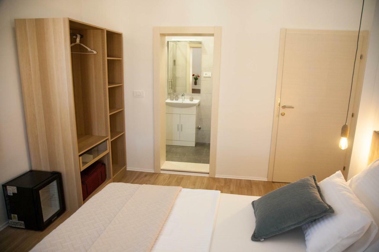 Soukki Town Centre Suites 1 Split Extérieur photo