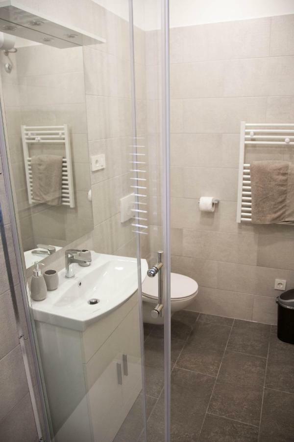 Soukki Town Centre Suites 1 Split Extérieur photo