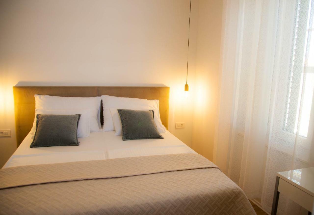 Soukki Town Centre Suites 1 Split Extérieur photo