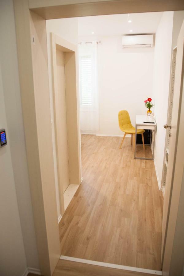 Soukki Town Centre Suites 1 Split Extérieur photo