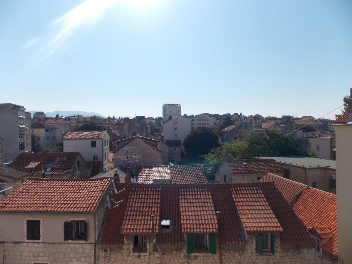 Soukki Town Centre Suites 1 Split Extérieur photo