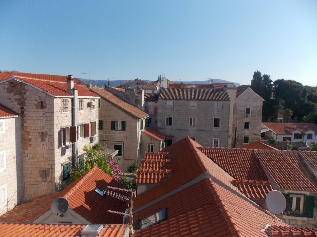 Soukki Town Centre Suites 1 Split Extérieur photo